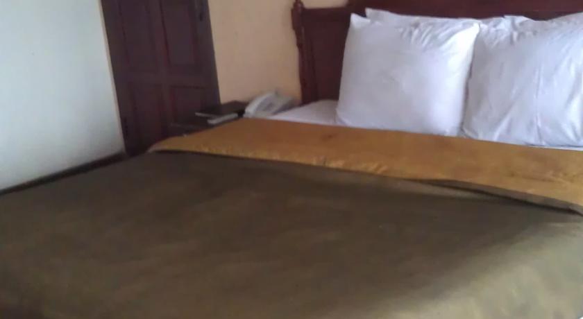 Puteri Gunung Hotel Lembang Eksteriør bilde