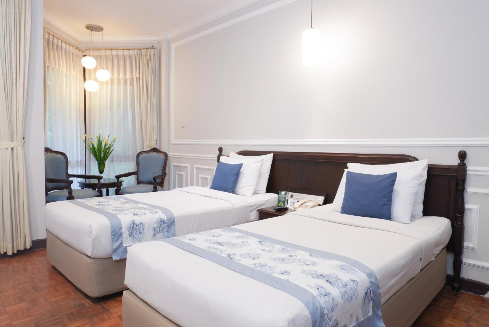 Puteri Gunung Hotel Lembang Eksteriør bilde