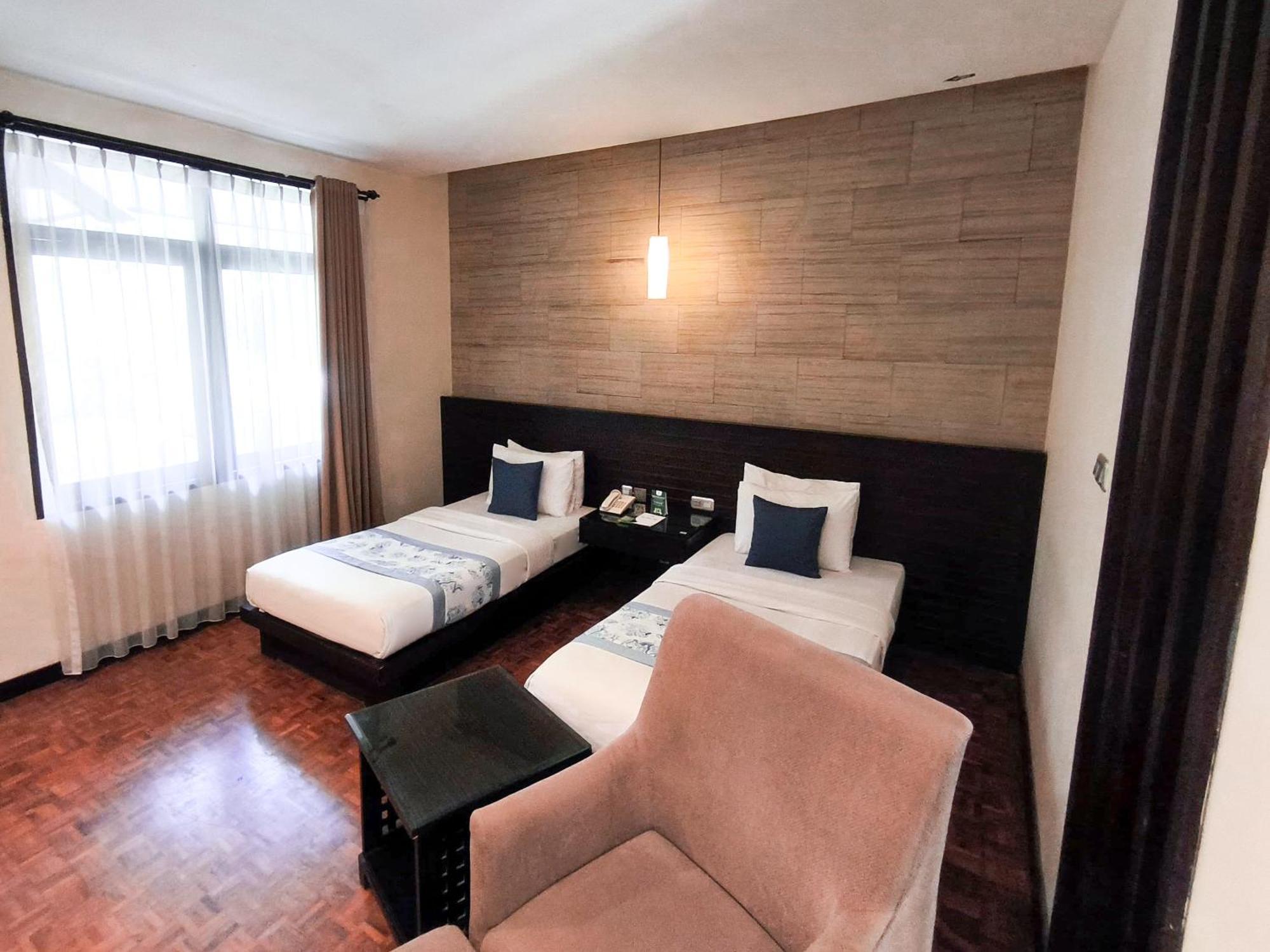 Puteri Gunung Hotel Lembang Eksteriør bilde