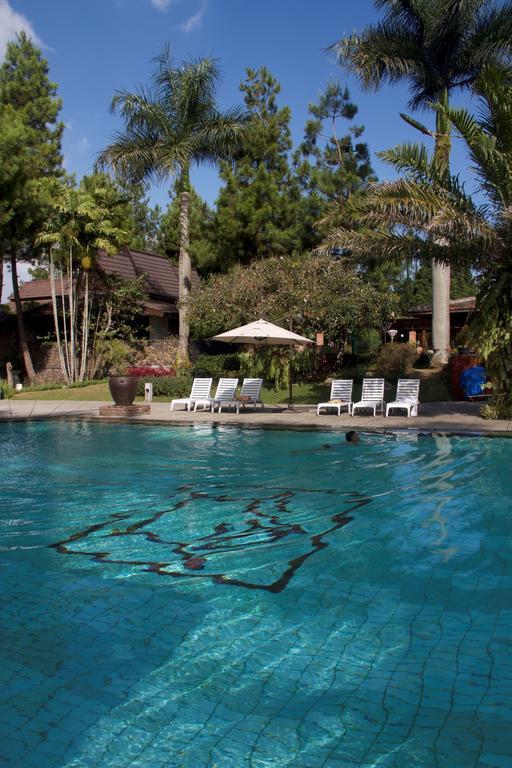 Puteri Gunung Hotel Lembang Eksteriør bilde