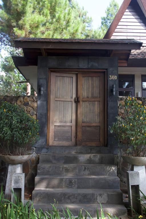 Puteri Gunung Hotel Lembang Eksteriør bilde