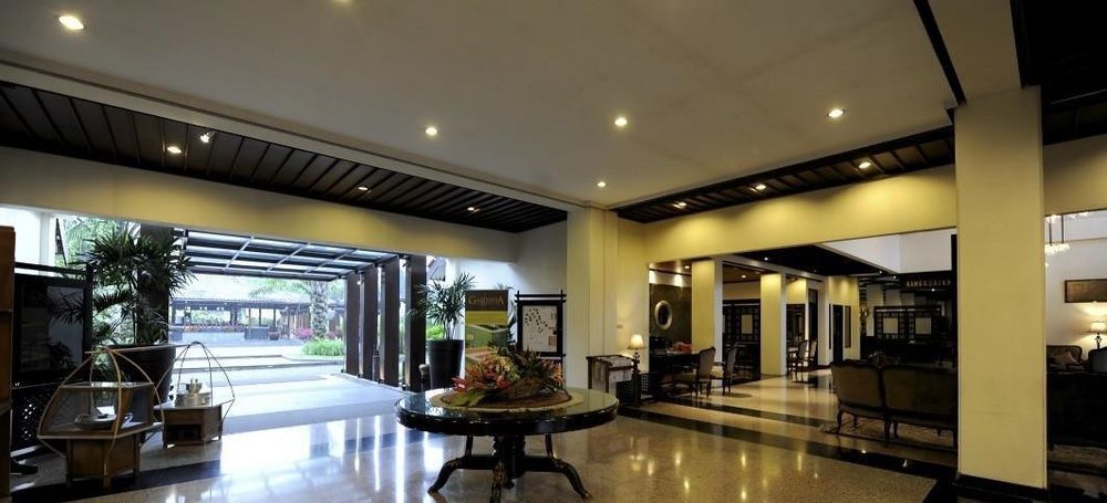 Puteri Gunung Hotel Lembang Eksteriør bilde
