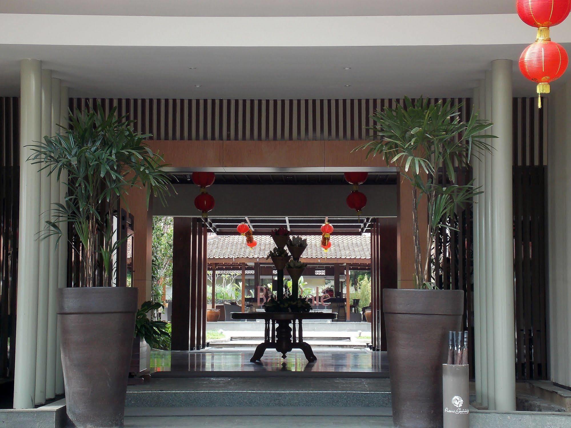 Puteri Gunung Hotel Lembang Eksteriør bilde
