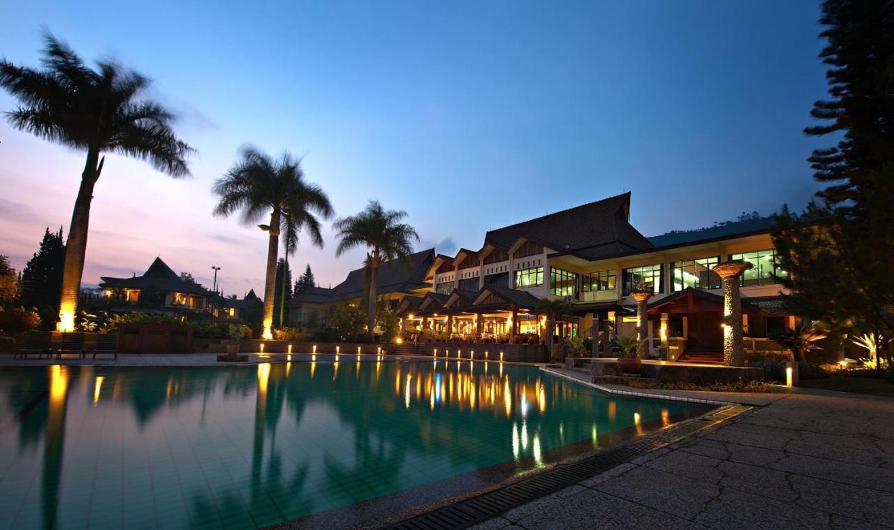 Puteri Gunung Hotel Lembang Eksteriør bilde
